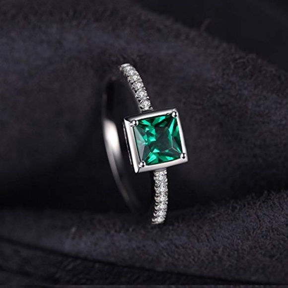 Nano Russian Emerald Ring - 925 Sterling Silver - Picture 2 of 6